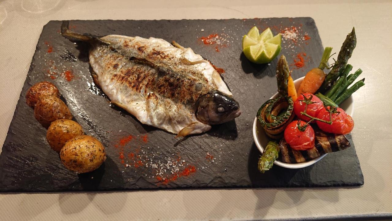 Hotel-Restaurant Le Lion D'Or Porrentruy Ngoại thất bức ảnh